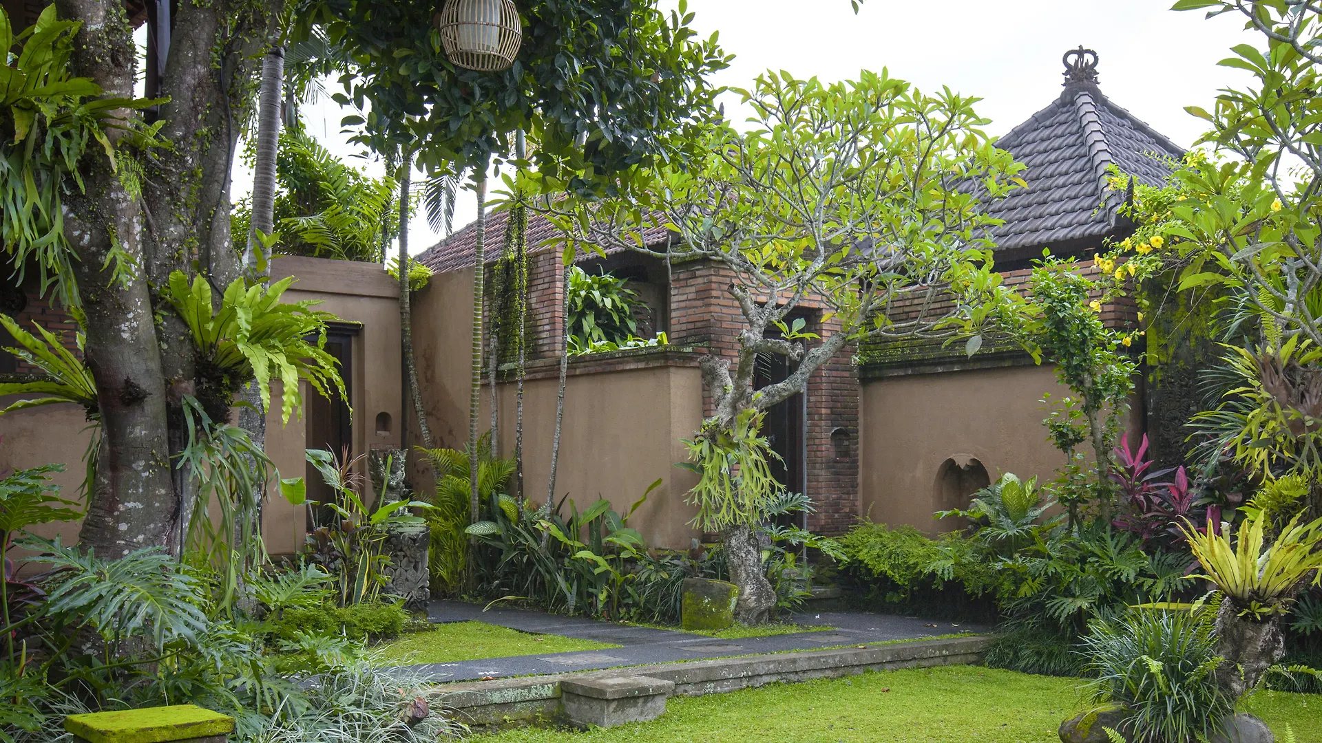 Bebek Tepi Sawah Restaurant & Villas Ubud  Indonesia
