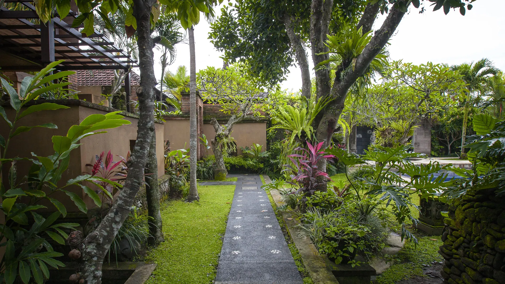 Resort Bebek Tepi Sawah Restaurant & Villas Ubud