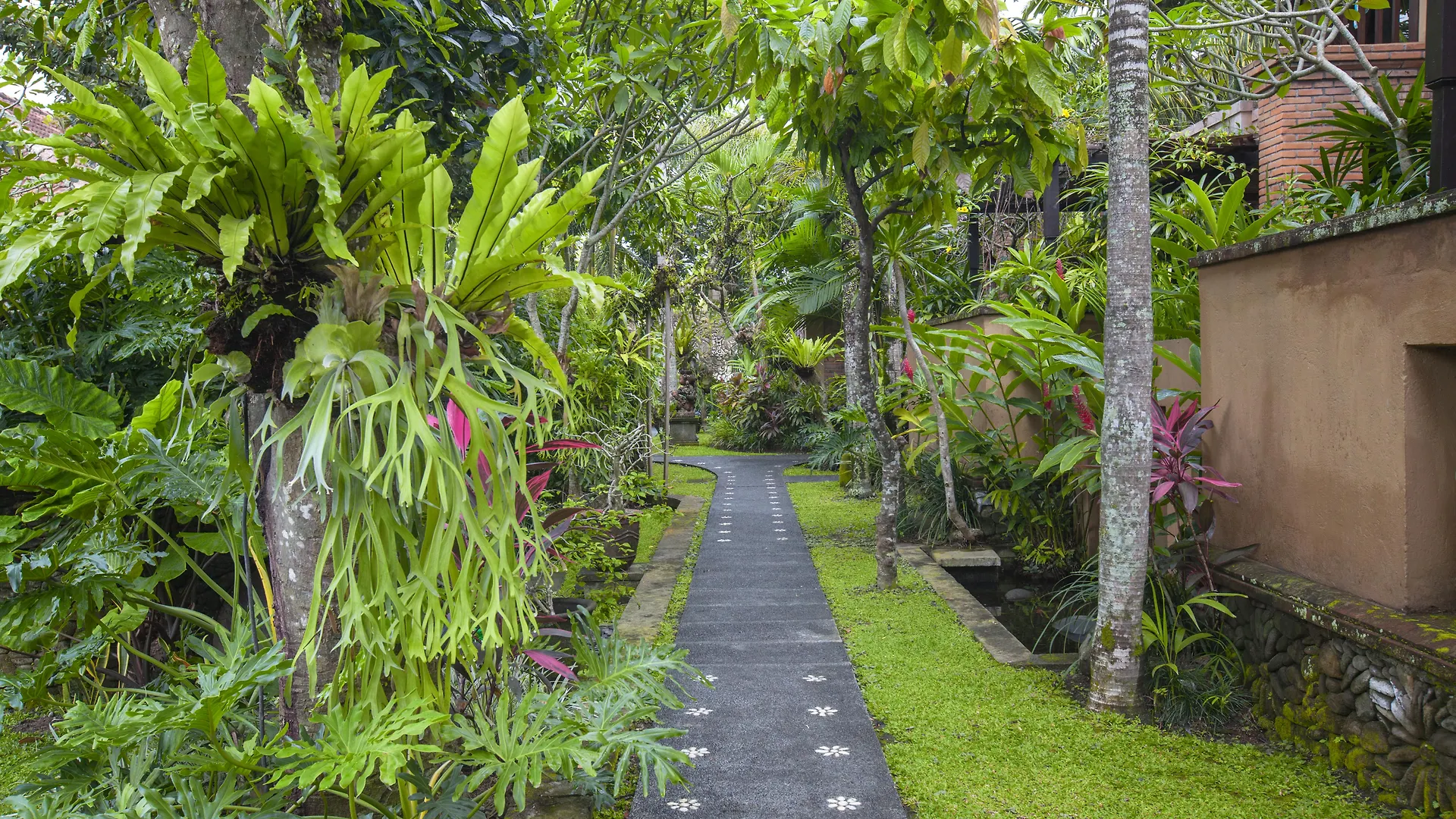 Bebek Tepi Sawah Restaurant & Villas Ubud  Resort